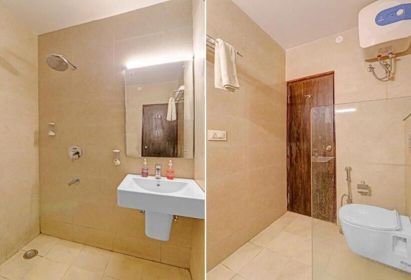 Super Townhouse 423 Amaraa Hotel Near Phoenix Palassio