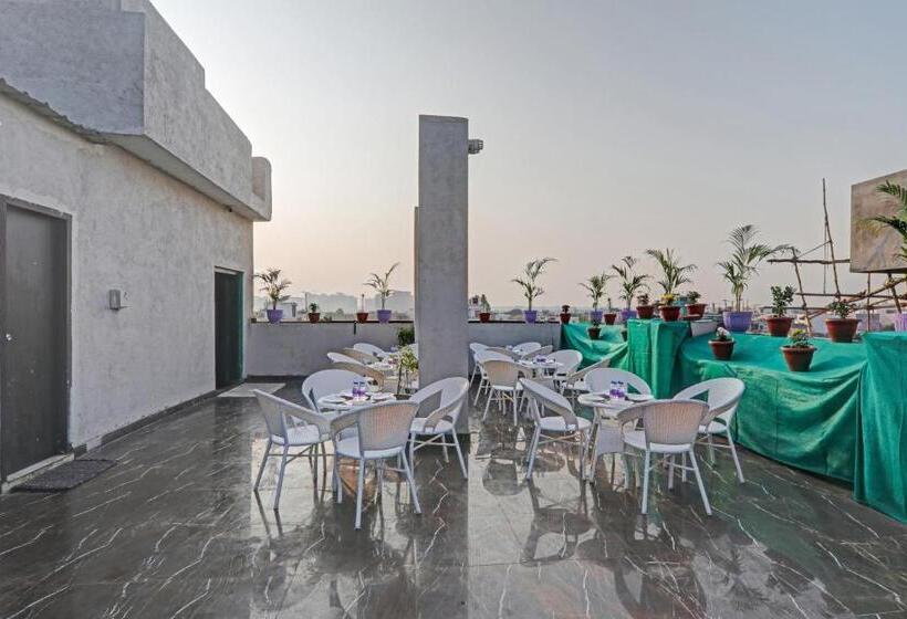 Super Townhouse 423 Amaraa Hotel Near Phoenix Palassio