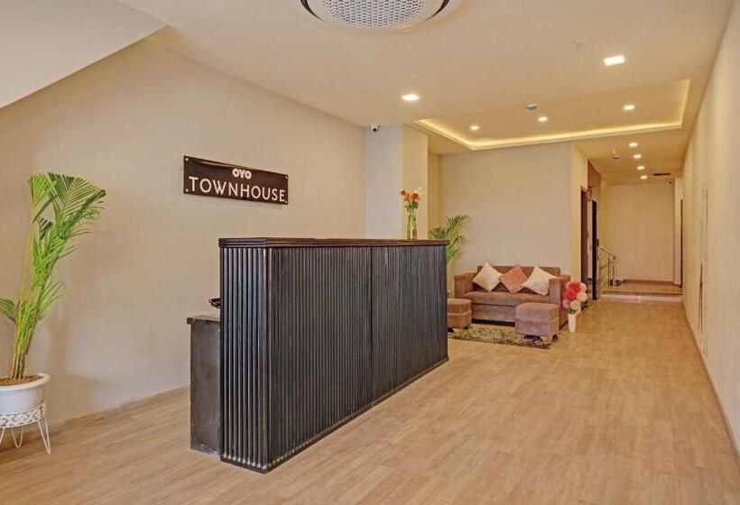 Fabhotel Indian Tulip