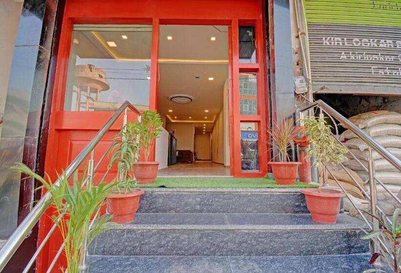 Fabhotel Indian Tulip