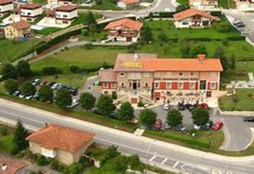 Отель Gueñes