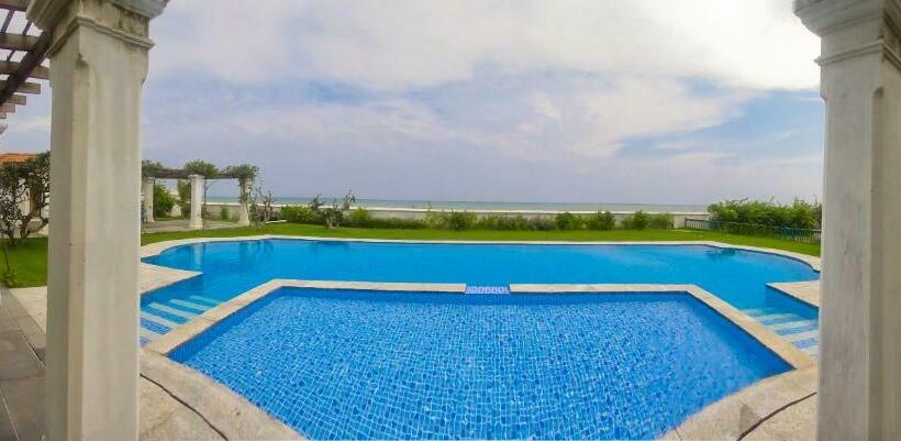 Отель Neemrana S   Bungalow On The Beach