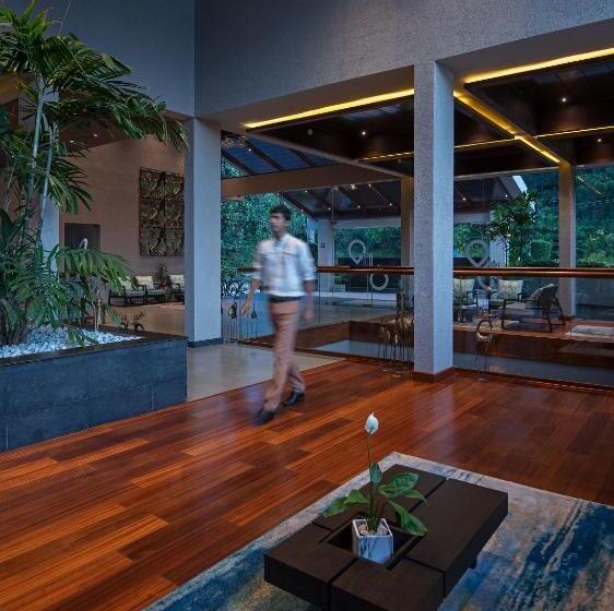 ホテル Niraamaya Retreats Samroha Athirappilly