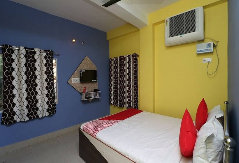 Отель Oyo 16609 Trinayani Guest House