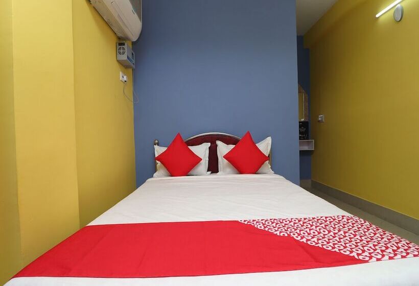 Отель Oyo 16609 Trinayani Guest House