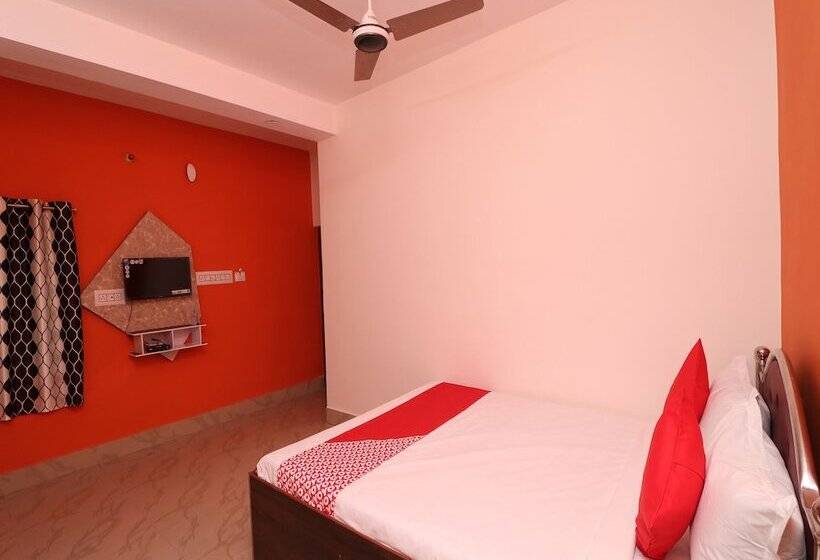 Отель Oyo 16609 Trinayani Guest House