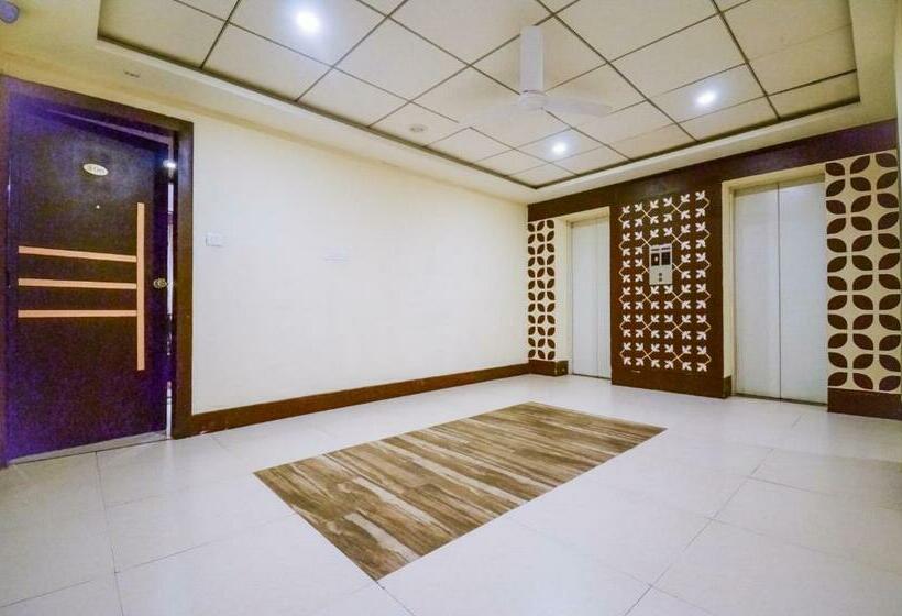 בית מלון כפרי Oyo 19628  Amba International