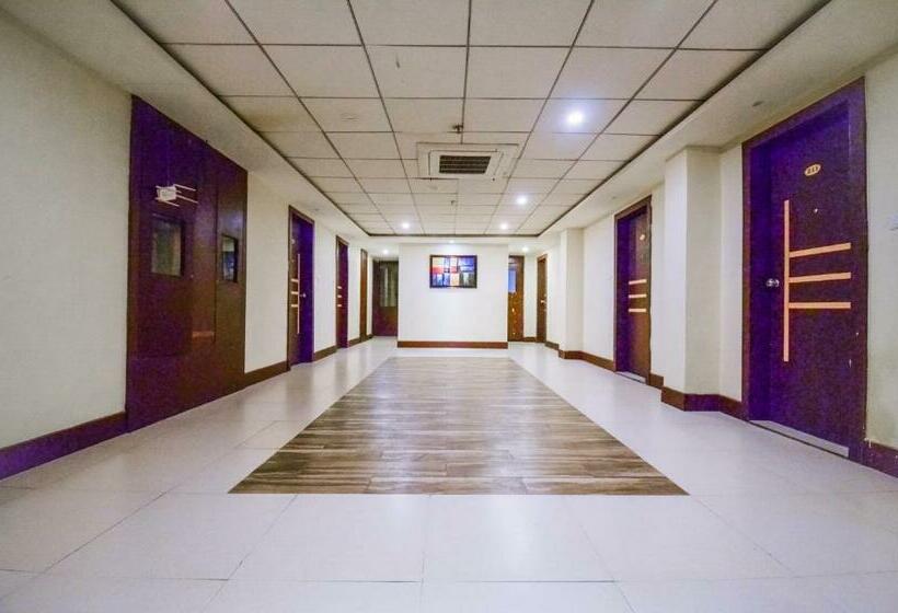 בית מלון כפרי Oyo 19628  Amba International