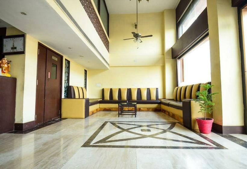 בית מלון כפרי Oyo 19628  Amba International