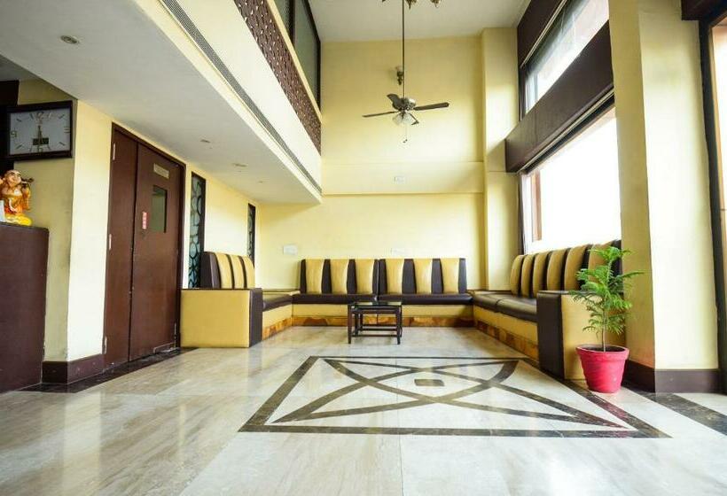 בית מלון כפרי Oyo 19628  Amba International