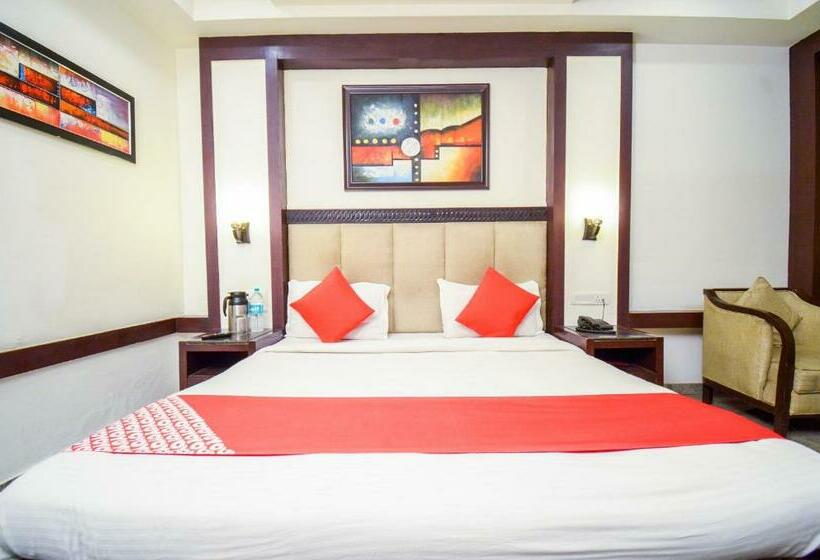 בית מלון כפרי Oyo 19628  Amba International