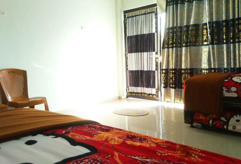 בית מלון כפרי Oyo 2246 Anjung Bang Oking  & Resort