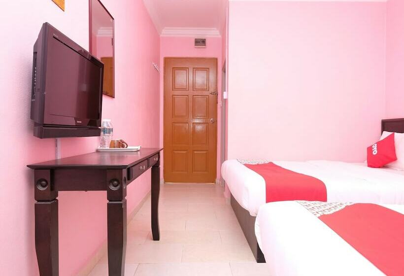 فندق Oyo 44005 Senangin Resort & Cafe