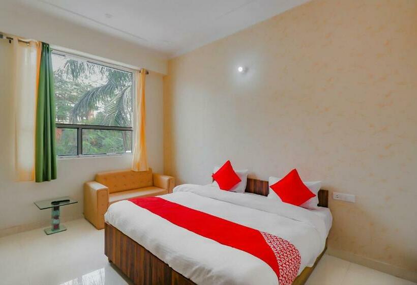 Отель Collection O 78410 Collection O White House