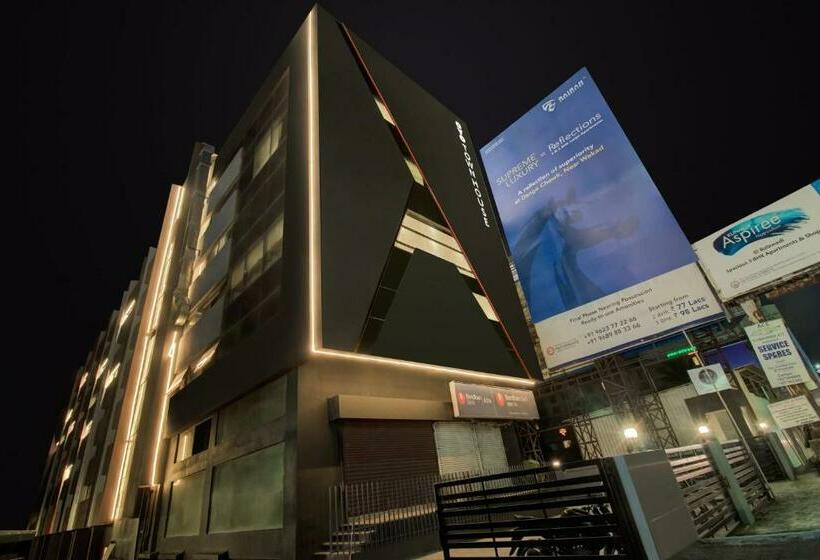 Отель Oyo Townhouse 127 Alpha