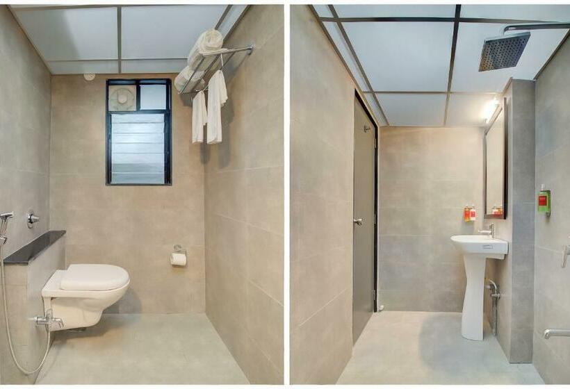 Отель Oyo Townhouse 127 Alpha