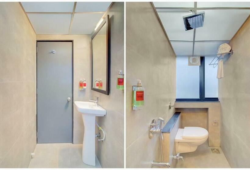 Отель Oyo Townhouse 127 Alpha