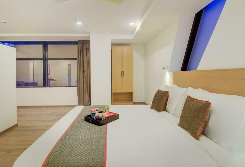 Отель Oyo Townhouse 127 Alpha