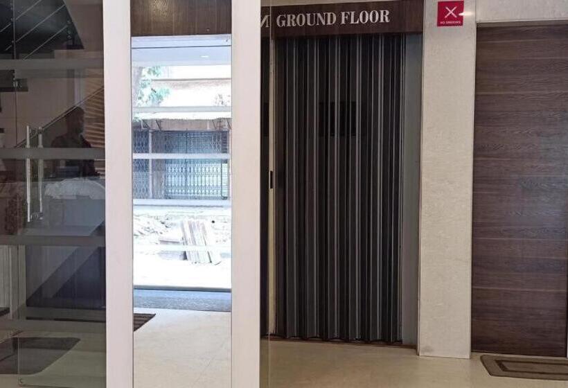 酒店 Pratiksha Residency