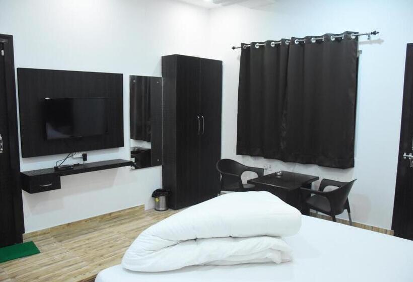 בית מלון כפרי Rajshree