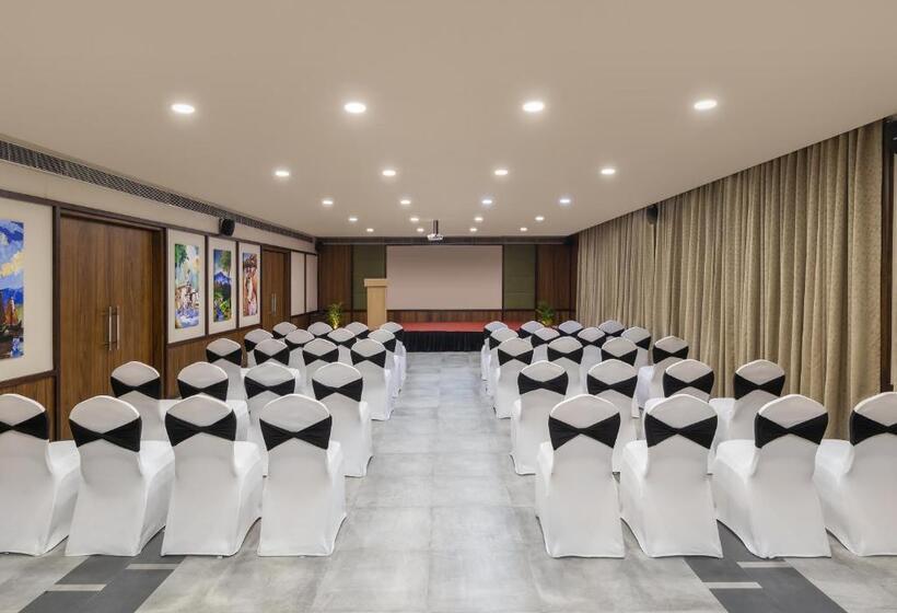 فندق Rvr Sarovar Portico