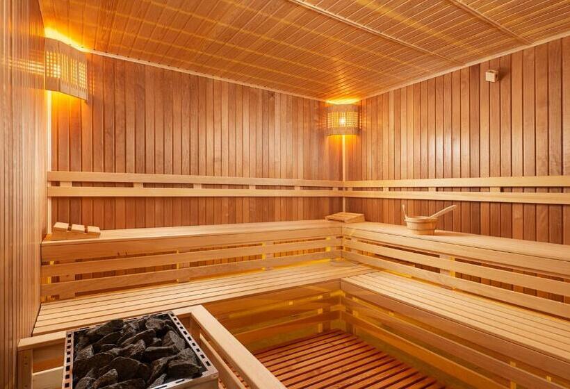 Отель Siena Premium Retreat