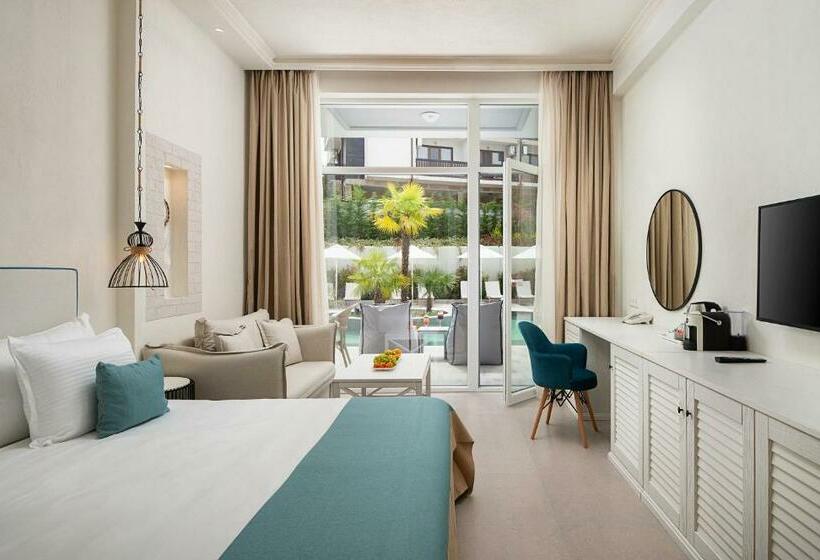 Отель Siena Premium Retreat