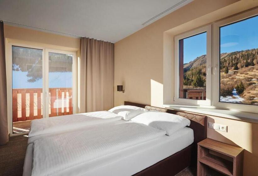 ホテル Studničky