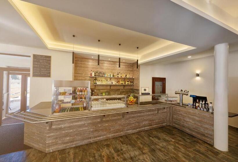 ホテル Studničky