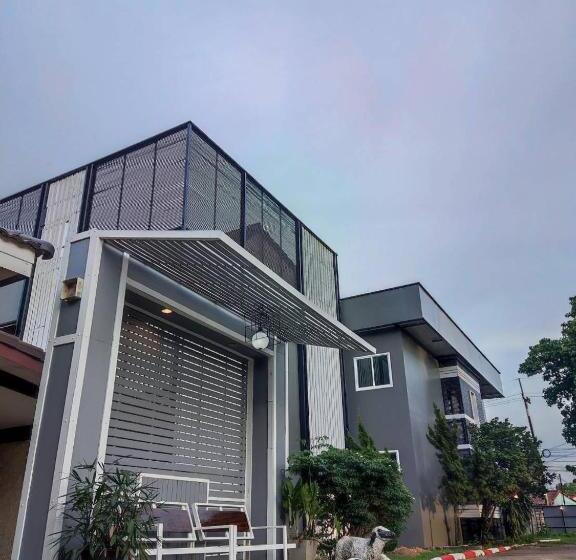 Eastpana Hotel 304 Prachinburi