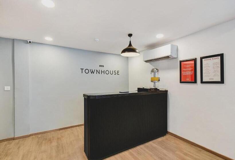 فندق Townhouse Century
