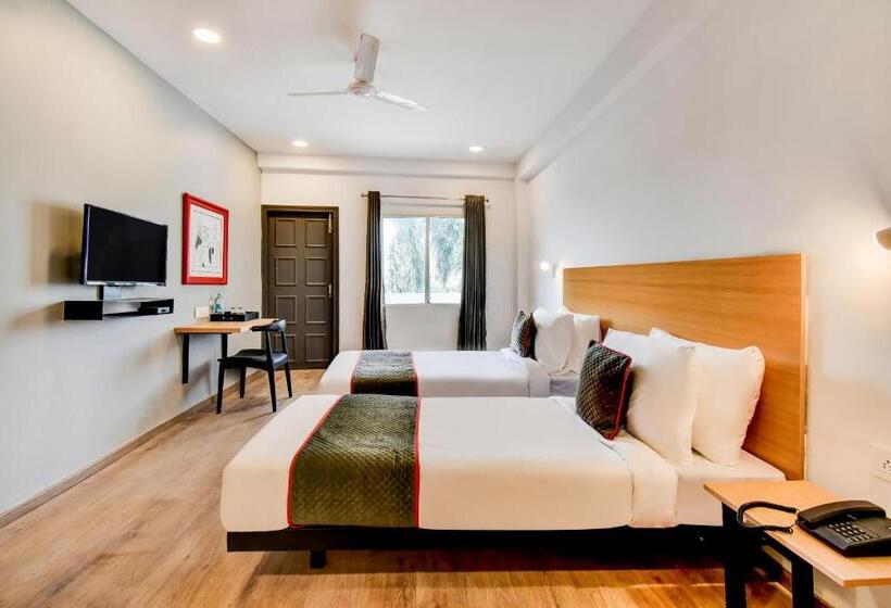 فندق Townhouse Century