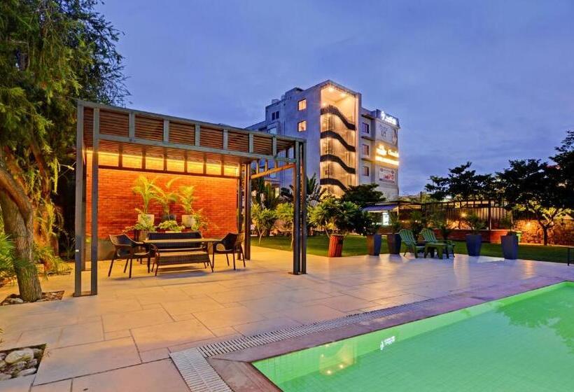 هتل Medalio Resort Udaipur Shobhagpura