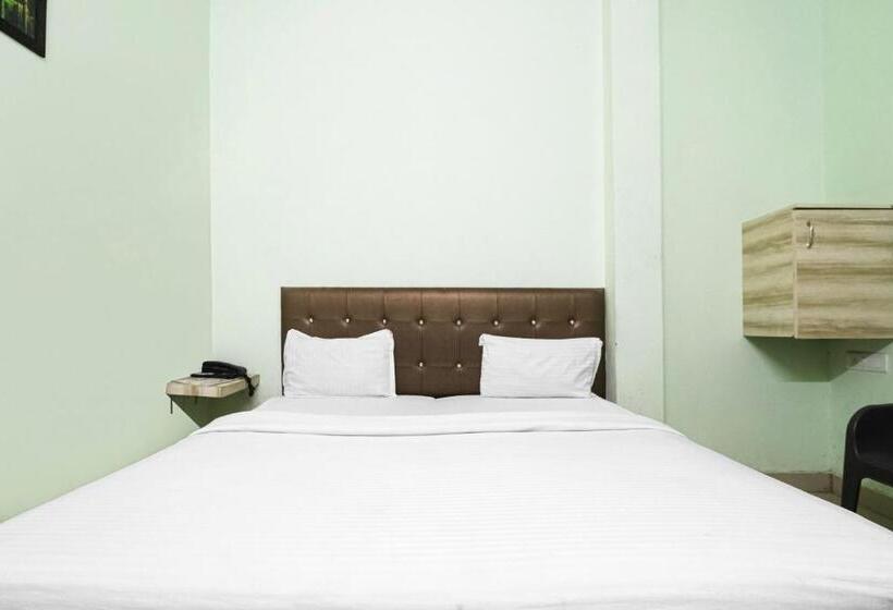 호텔 Vaccinated Staff  Oyo 79969 Flagship Night Inn