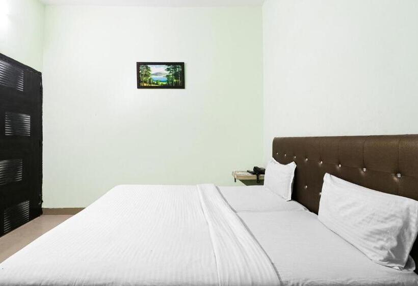 호텔 Vaccinated Staff  Oyo 79969 Flagship Night Inn