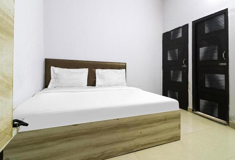 호텔 Vaccinated Staff  Oyo 79969 Flagship Night Inn