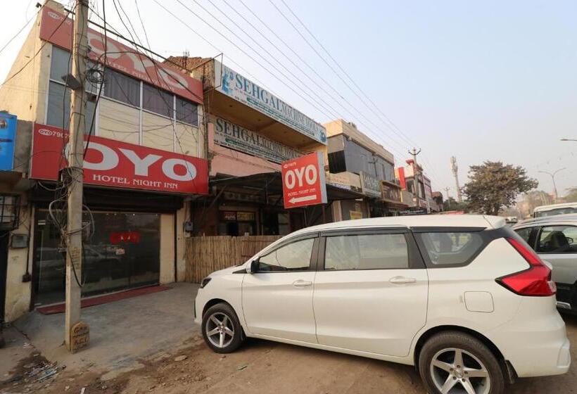 호텔 Vaccinated Staff  Oyo 79969 Flagship Night Inn