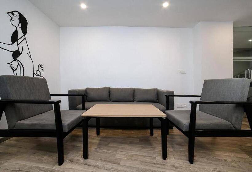 فندق Super Collection O Townhouse 069