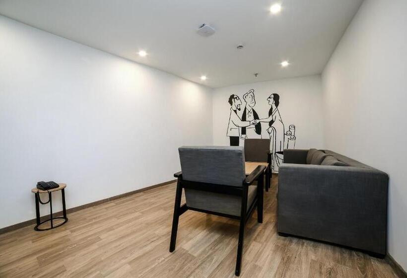 فندق Super Collection O Townhouse 069