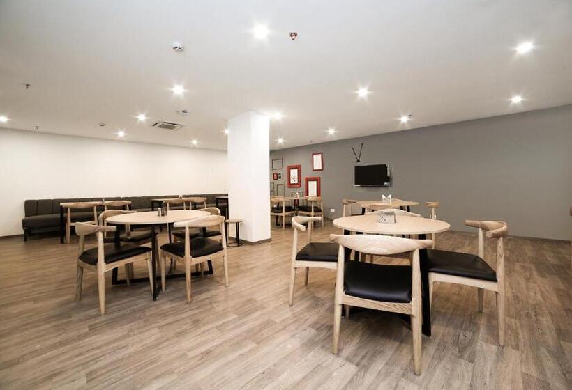 فندق Super Collection O Townhouse 069