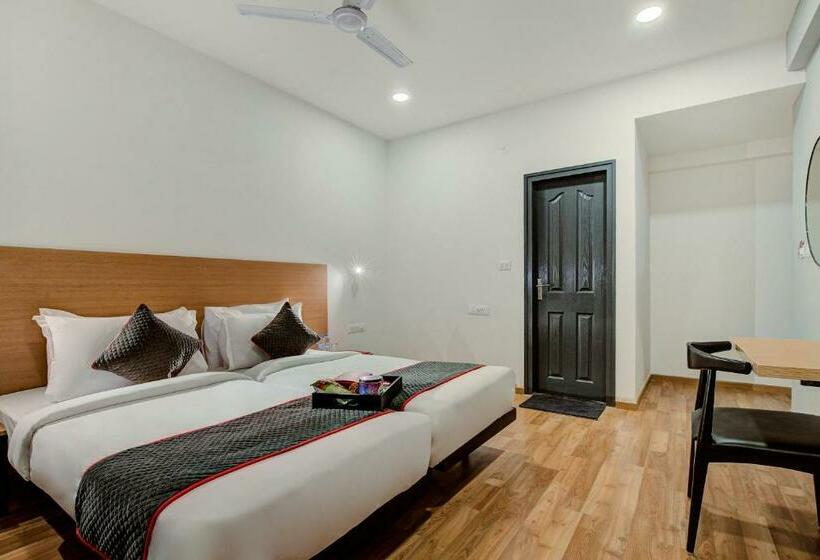 ホテル Townhouse Sector 66 Noida Near Noida Sector Metro Station