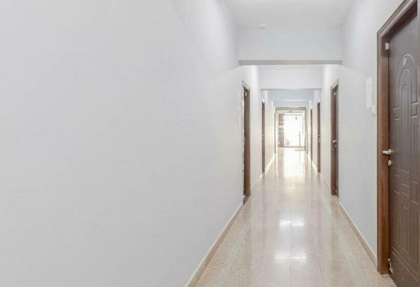 酒店 Spot On 78907 Sai Palace Inn