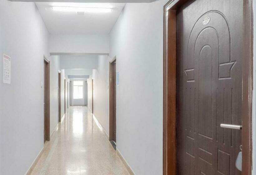 فندق Spot On 78907 Sai Palace Inn