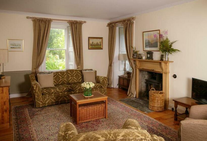 Kirkmichael House B&b