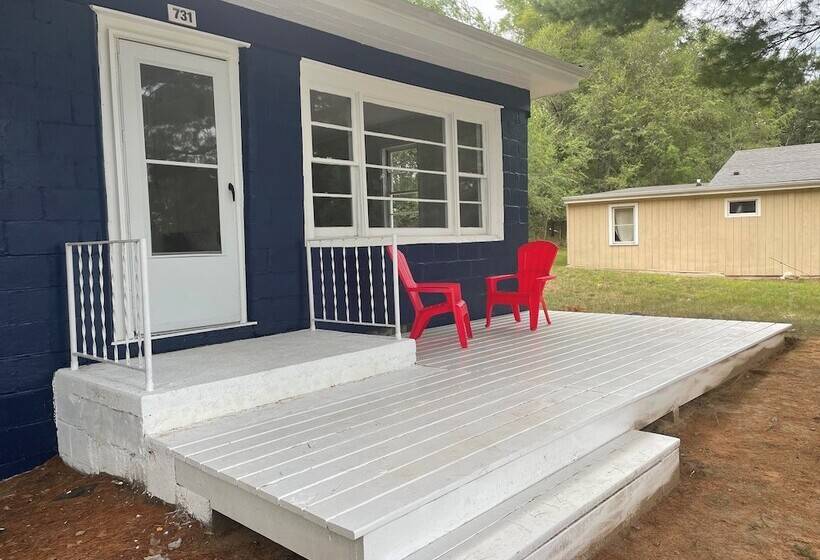 모텔 Delton Oaks Resort