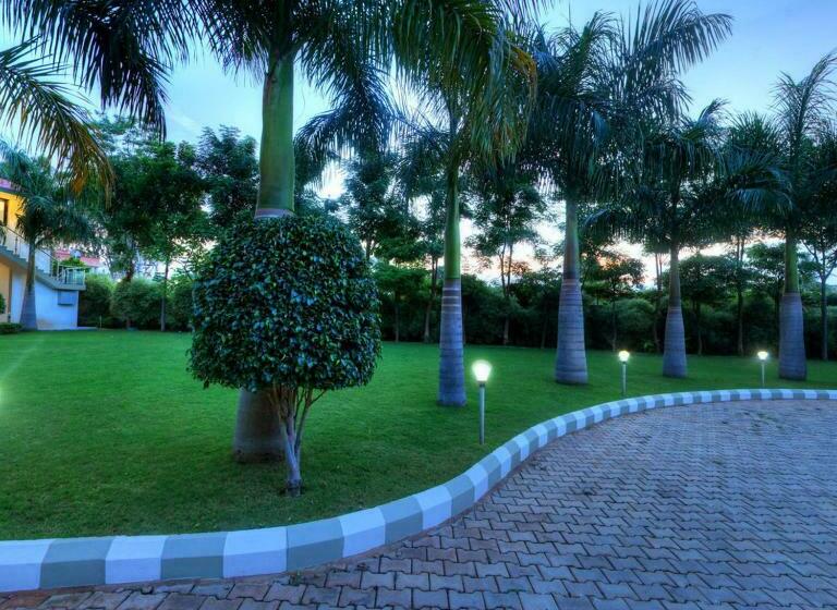 Nijaguna Resort & Spa   Near Brt Wildlife