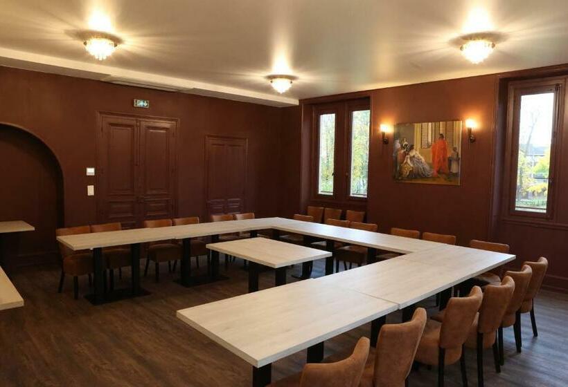 بنسيون Château De Petit Bois