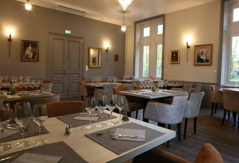 بنسيون Château De Petit Bois