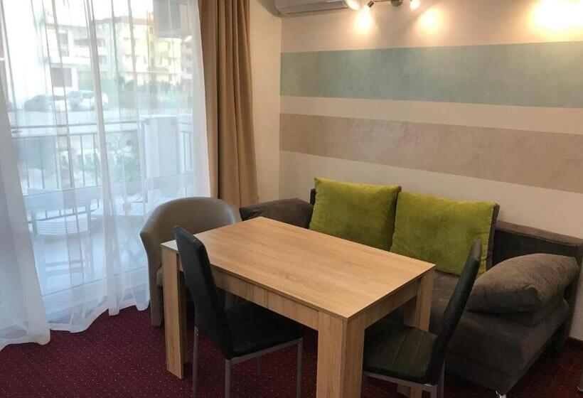 פנסיון Guest House Theona