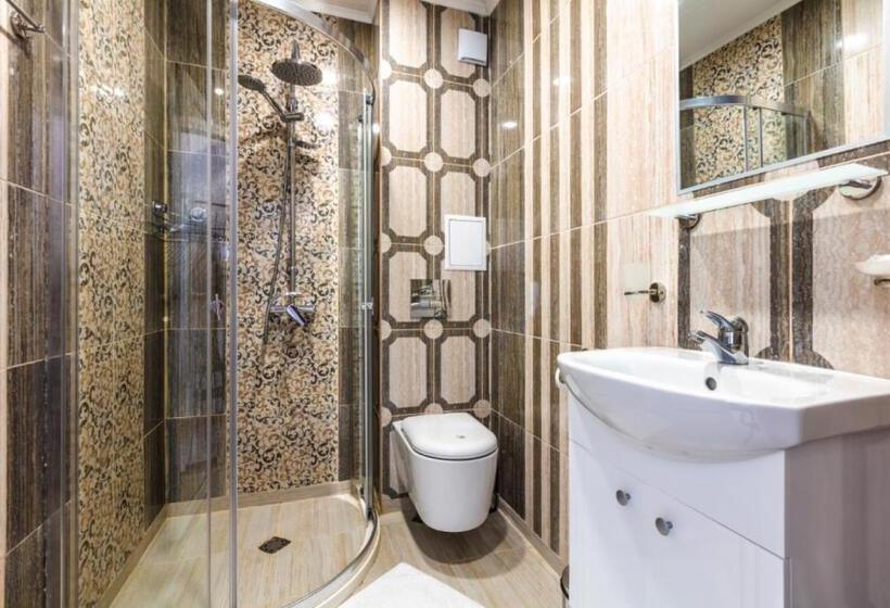 פנסיון Guest House Theona